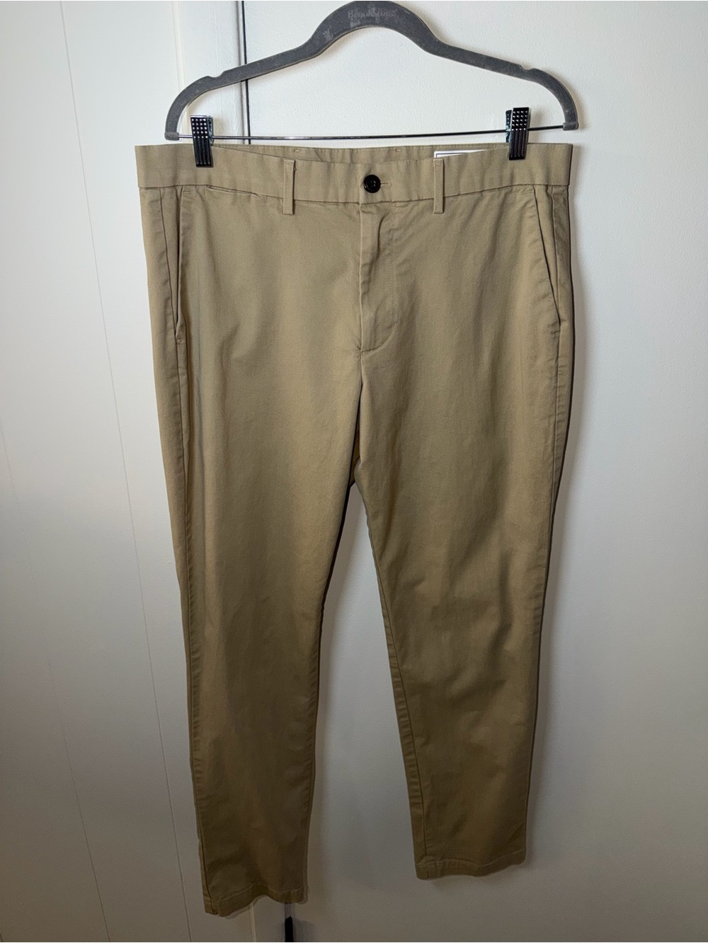 GAP Men’s Slim Khaki Pants | 34x32 | GUC